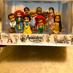 DISNEY ANIMATOR’S COLLECTION DELUXE FIGURINE PLAY SET -  11 Piece Keepsake